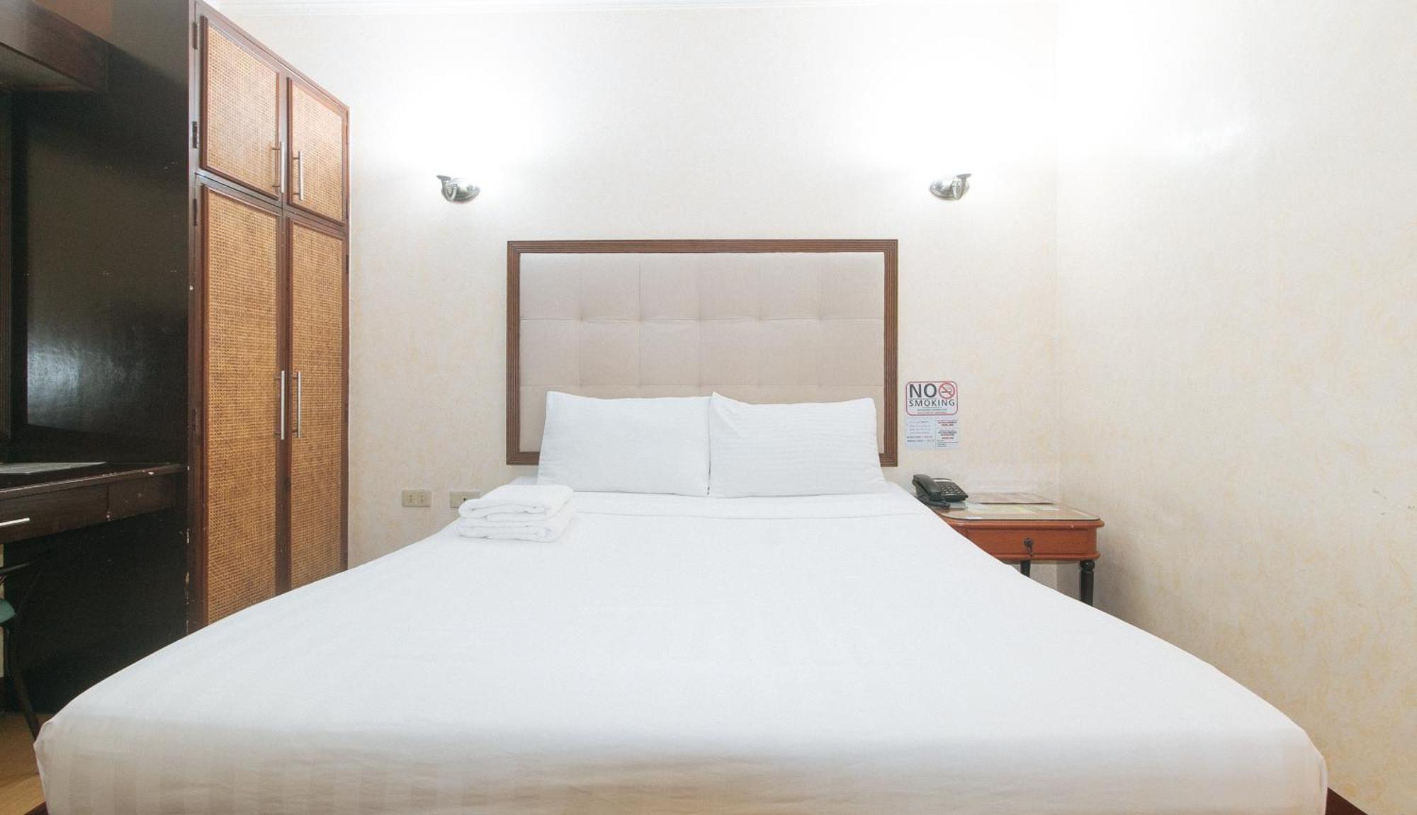 Bliss Hotel Dau Mabalacat Εξωτερικό φωτογραφία