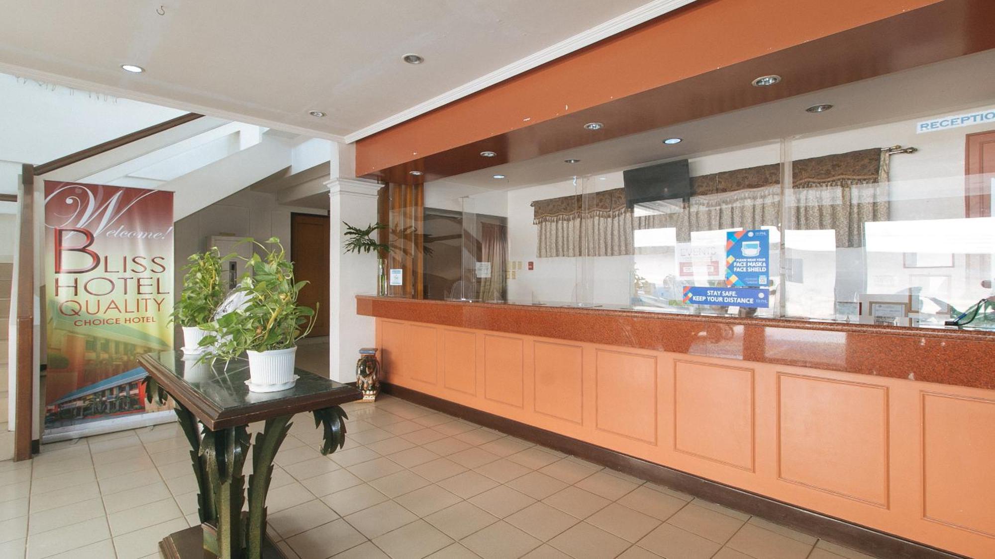 Bliss Hotel Dau Mabalacat Εξωτερικό φωτογραφία