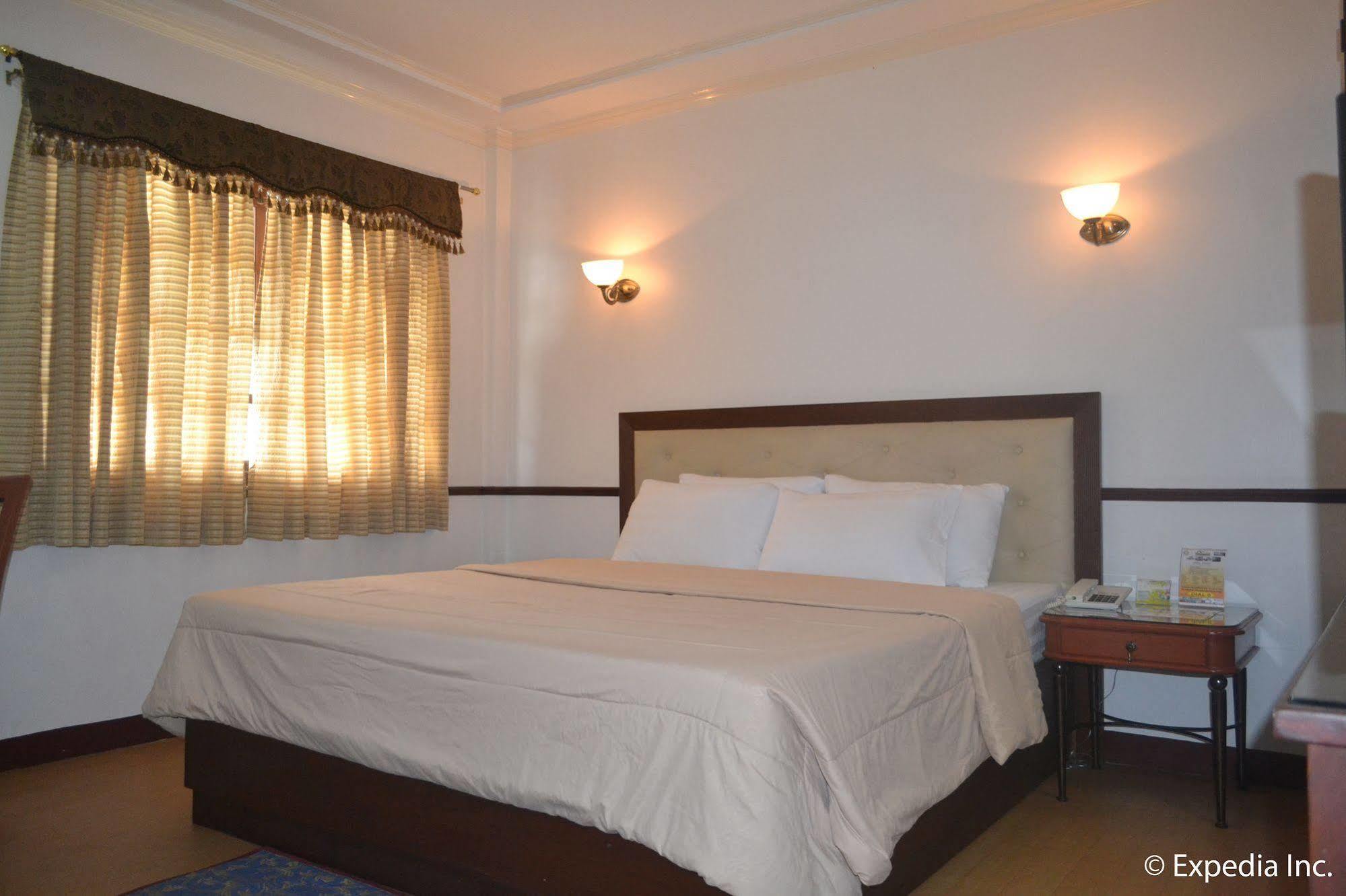 Bliss Hotel Dau Mabalacat Εξωτερικό φωτογραφία