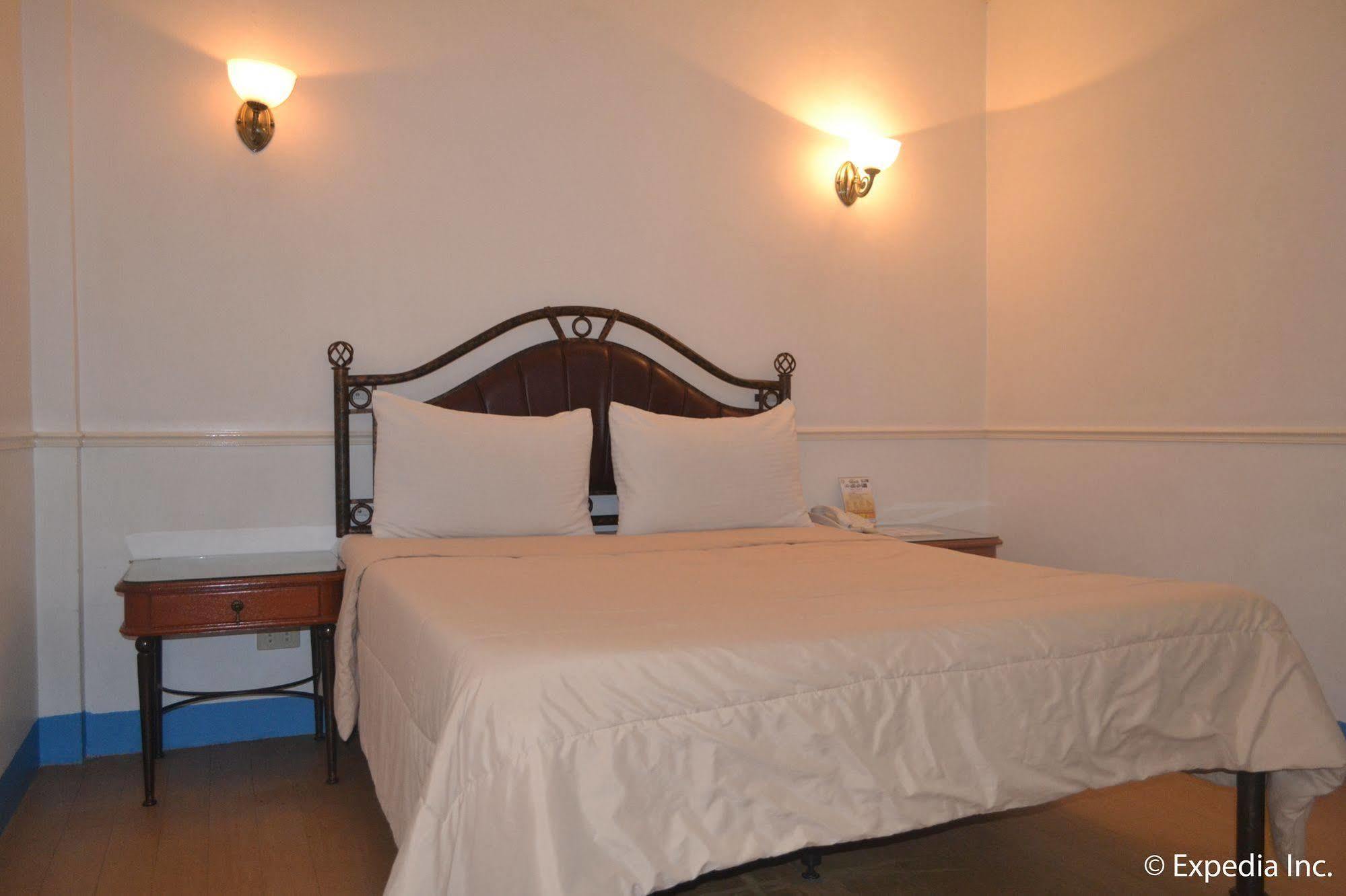 Bliss Hotel Dau Mabalacat Εξωτερικό φωτογραφία