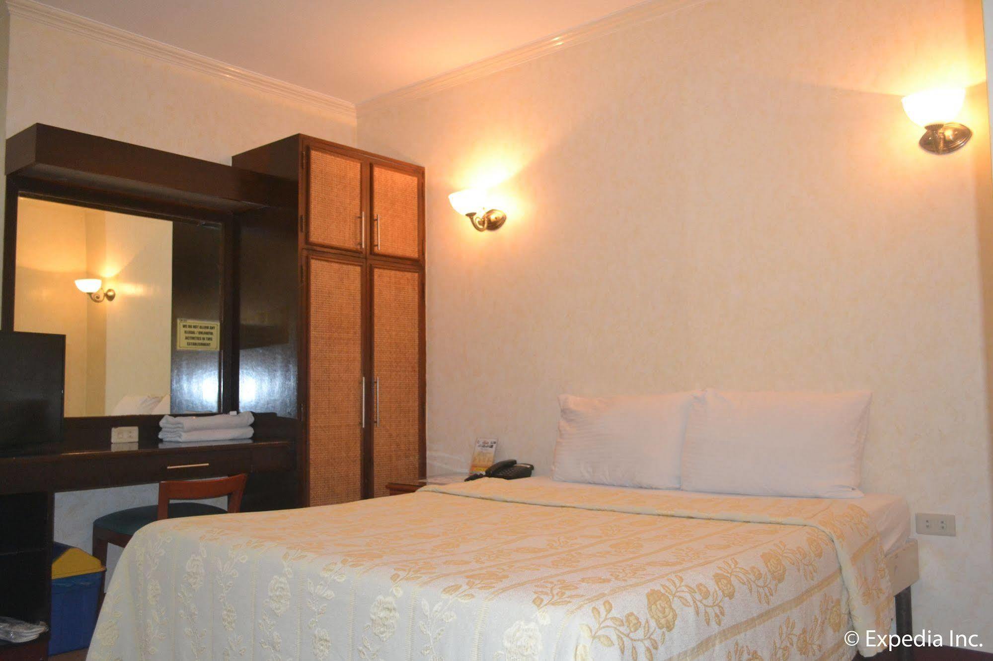 Bliss Hotel Dau Mabalacat Εξωτερικό φωτογραφία