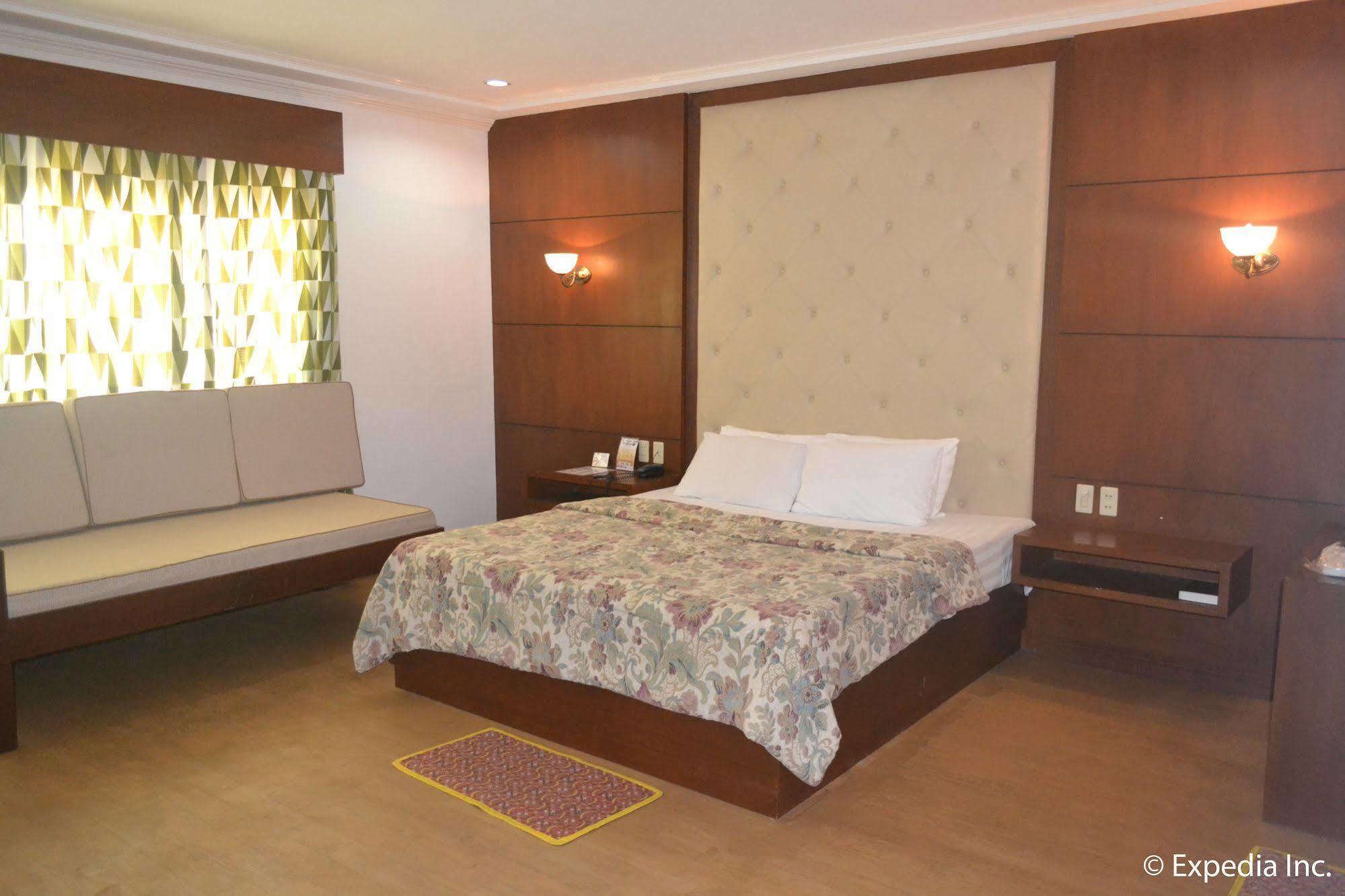 Bliss Hotel Dau Mabalacat Εξωτερικό φωτογραφία