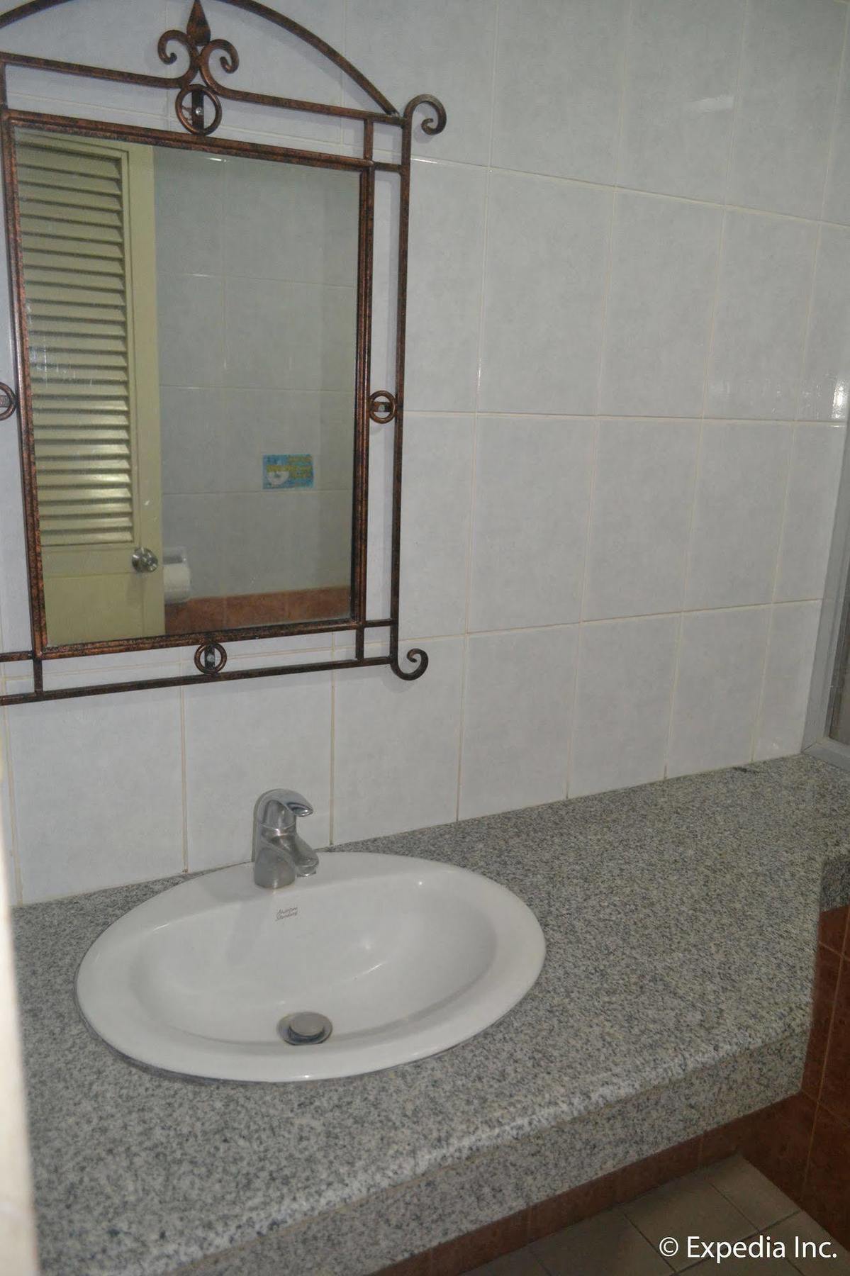 Bliss Hotel Dau Mabalacat Εξωτερικό φωτογραφία