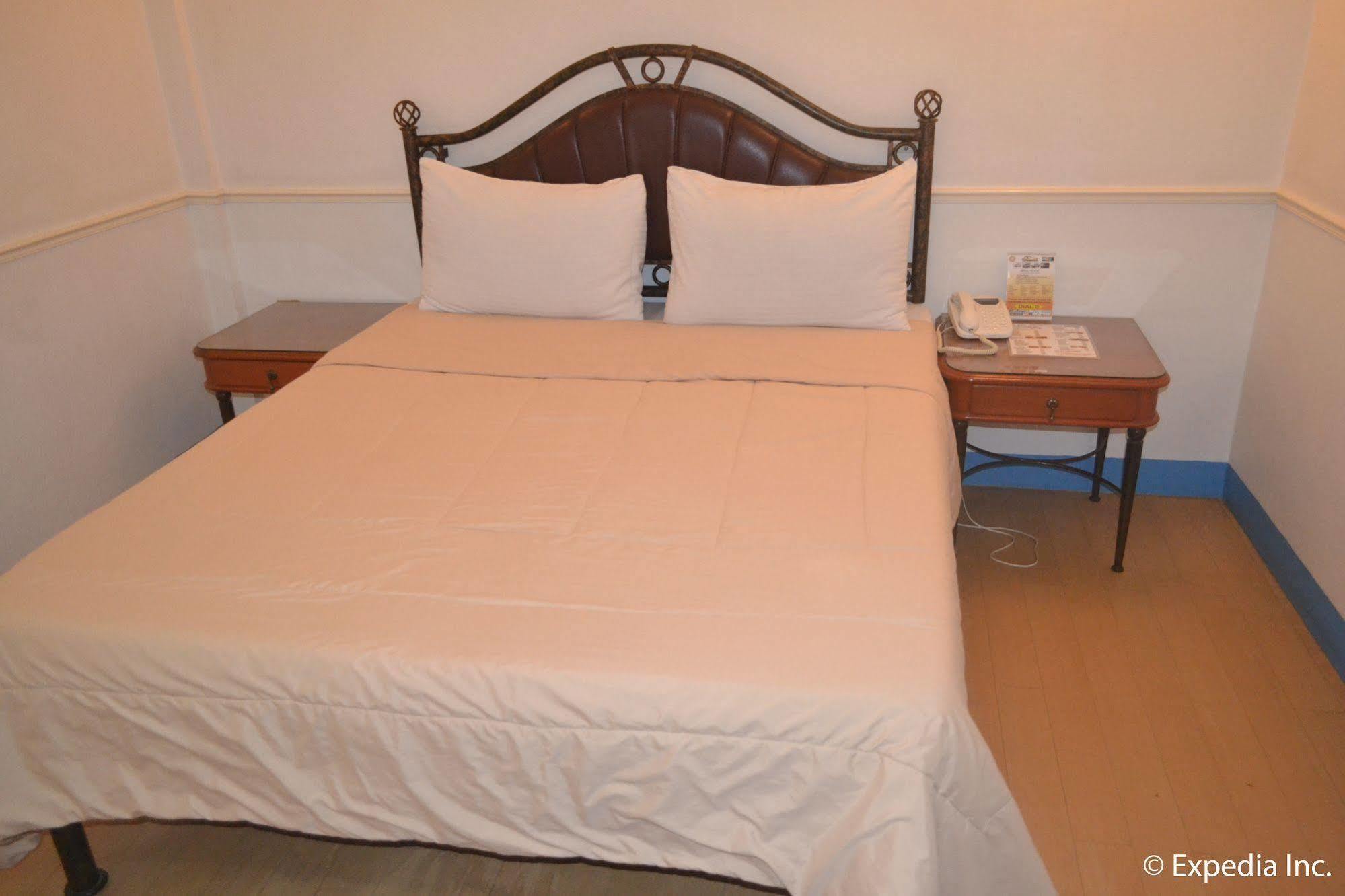 Bliss Hotel Dau Mabalacat Εξωτερικό φωτογραφία